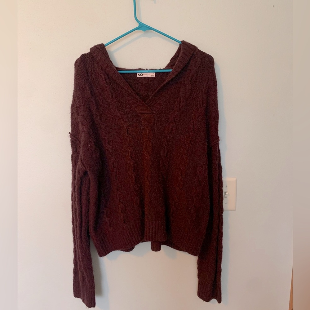 SO cabled, burgundy sweater with hood
